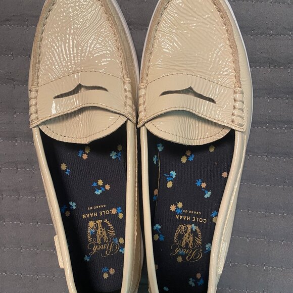 Cole Haan Pinch Maine Classic Patent Cream SZ 7.5 - Picture 1 of 5
